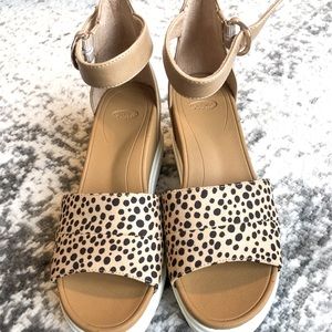 Dr. Scholl’s leopard print wedge